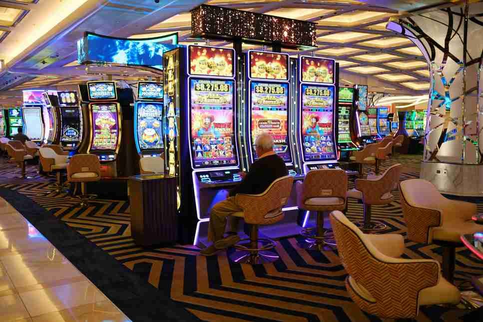 How to Play Slot Machines at True Fortune Casino